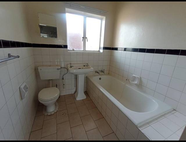 1 BEDROOM PROPERTY TO RENT IN FLORIDA LAKE